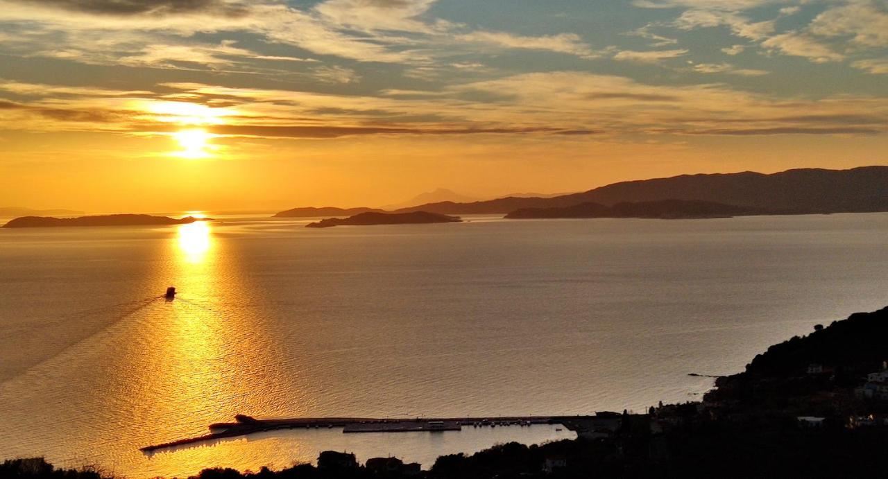 Axion Esti Apartments Skopelos Town Exterior foto