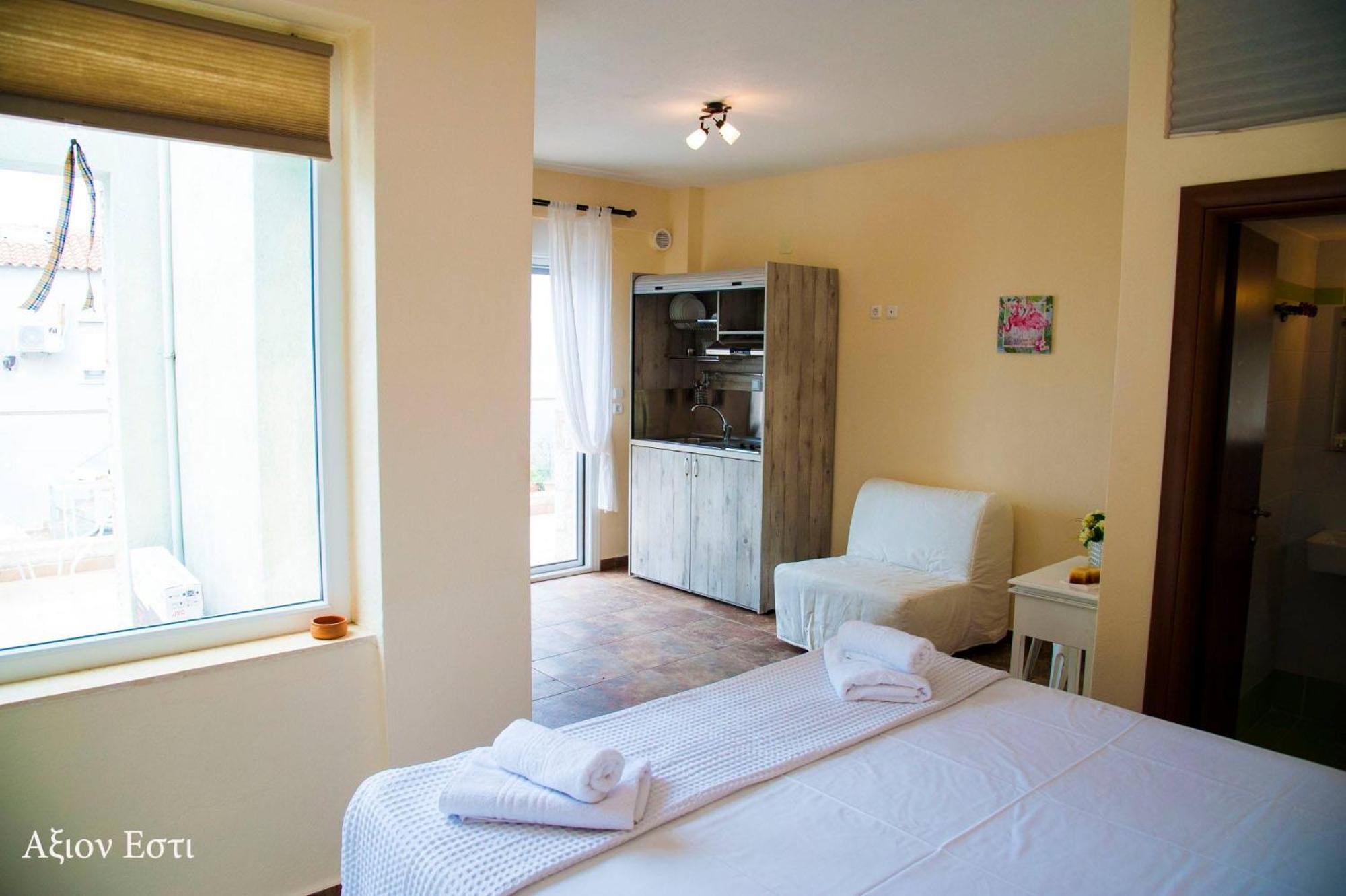 Axion Esti Apartments Skopelos Town Exterior foto